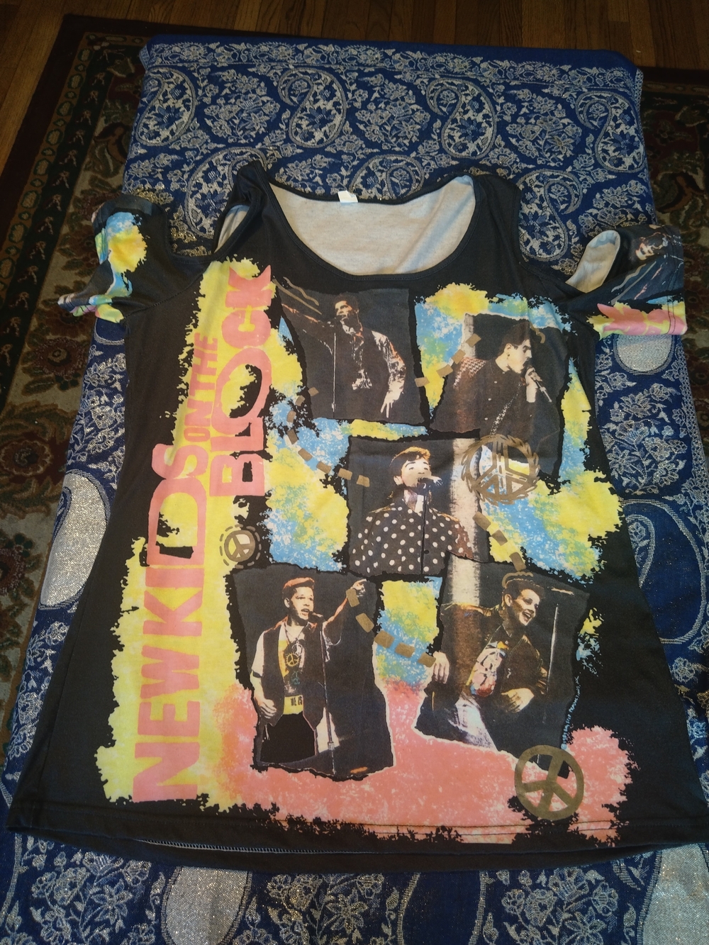NKOTB - New Kids On The Block - Print Tee - Cold Shoulder Cut